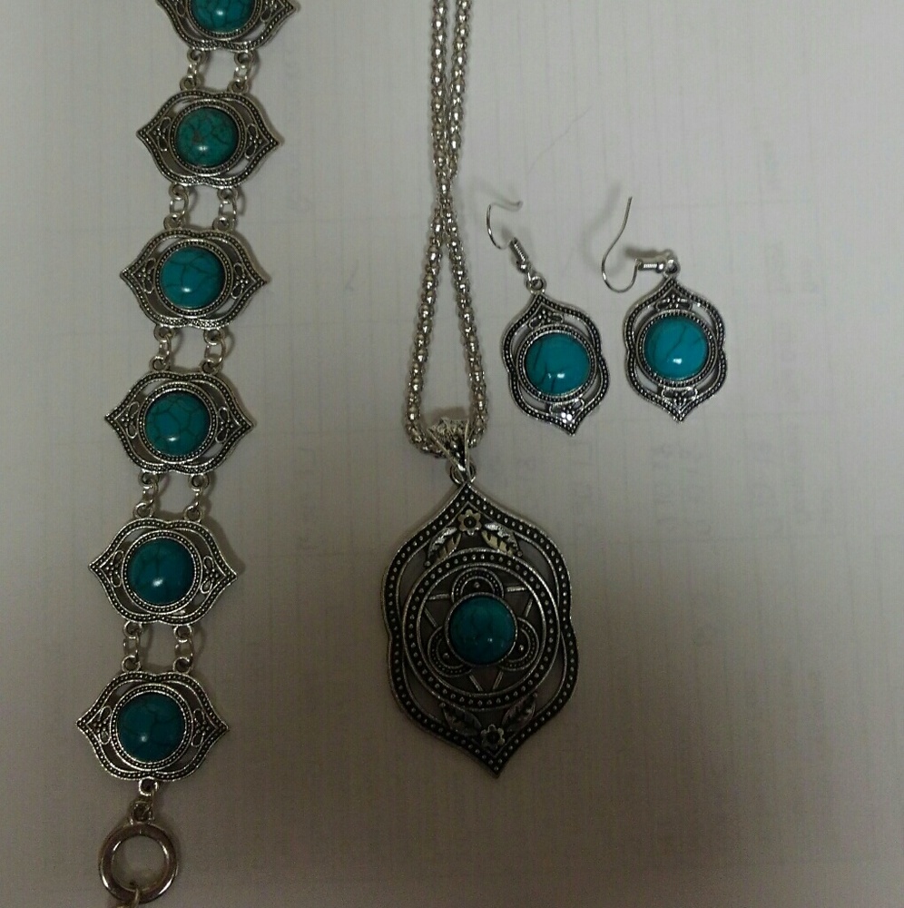Necklace earrings and bracelet